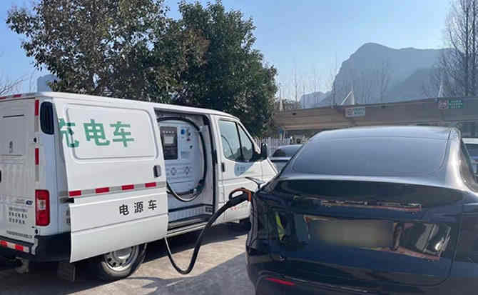 德昌汽车搭电